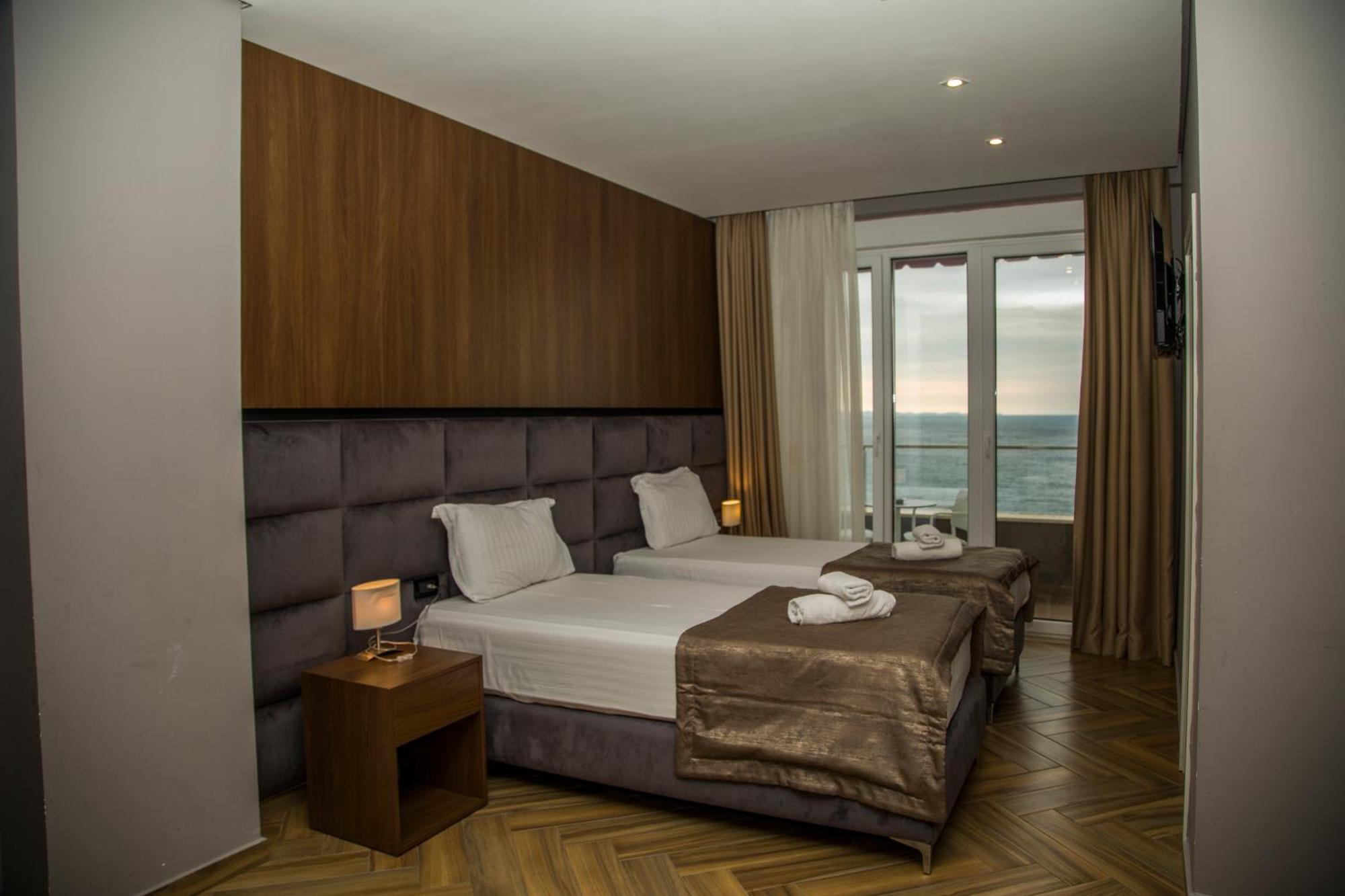 Twin Towers Hotel City & Beach Resort Shengjin Exterior photo