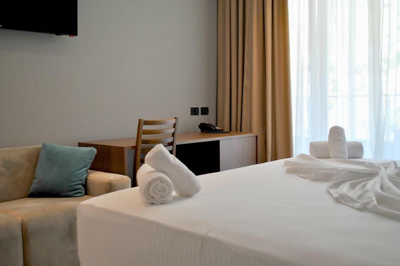 Twin Towers Hotel City & Beach Resort Shengjin Exterior photo